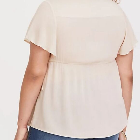 Torrid Ivory Flutter Sleeve Textured Blouse sz 1x - Picture 2 of 6